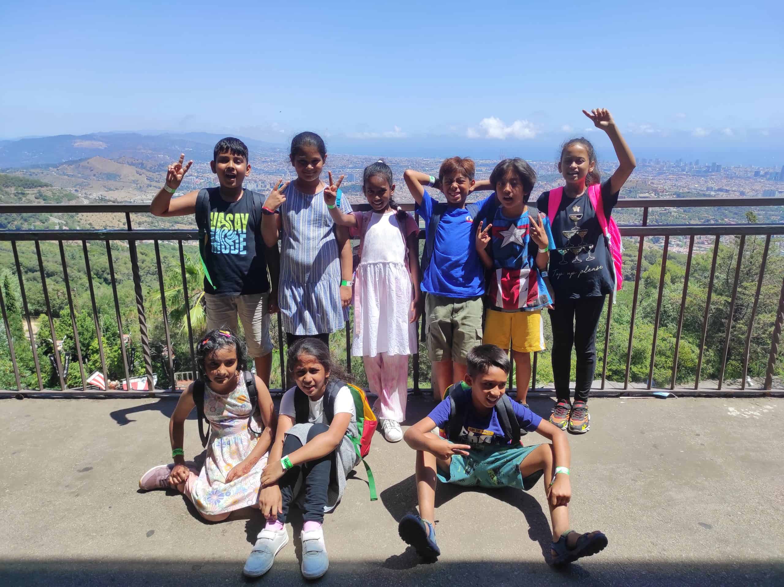 Nens i nenes al Tibidabo durant les setmanes temàticas de CatEstiu 
