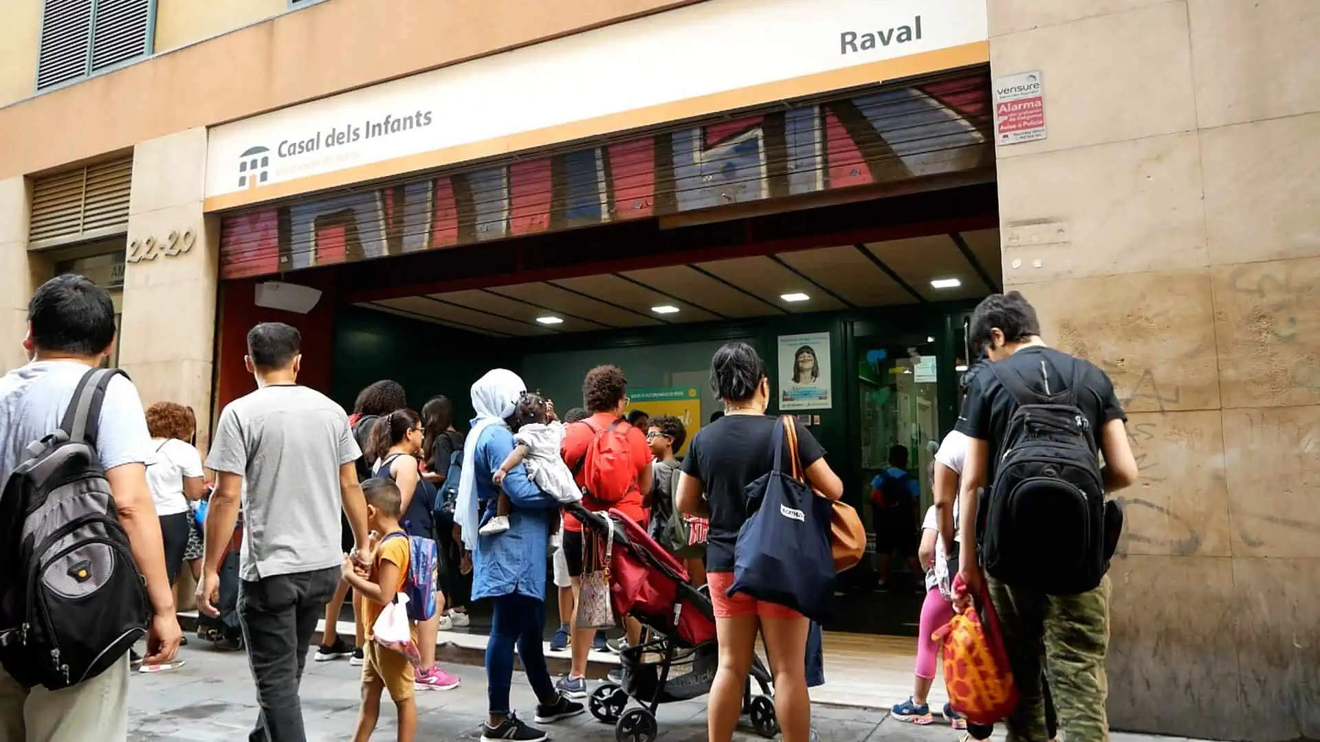 Entrada del centre del Casal dels Infants del c/reina Amàlia 22.