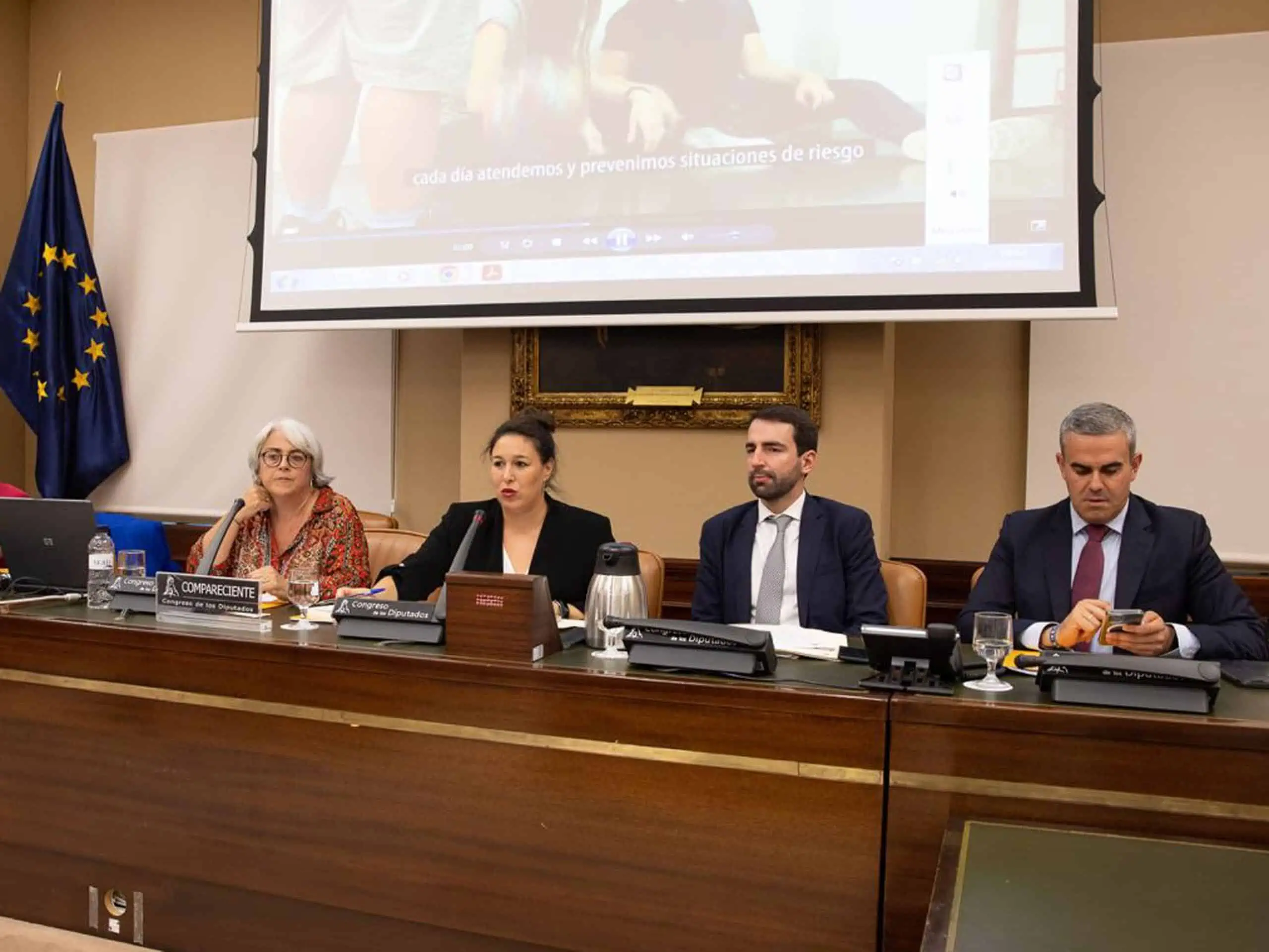 Exposem la realitat dels i les joves migrats sense referents familiars a la Comissió de Drets de la Infància i Adolescència del Congrés dels Diputats